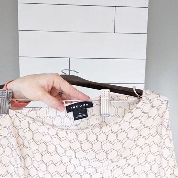 Trouve Light Pink One Sleeve Asymmetric Blouse XS - Picture 3 of 4